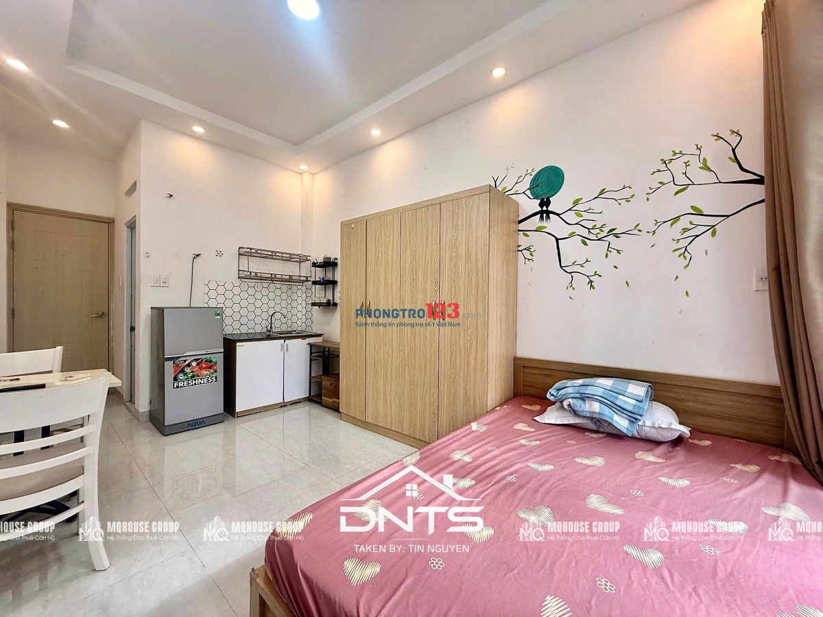Cho thuê chung cư mini balcony giá rẽ ngay chợ Bến Thành - ĐH Văn Lang - Hoa Sen - Takashimaya