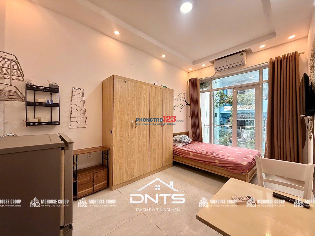Cho thuê chung cư mini balcony giá rẽ ngay chợ Bến Thành - ĐH Văn Lang - Hoa Sen - Takashimaya