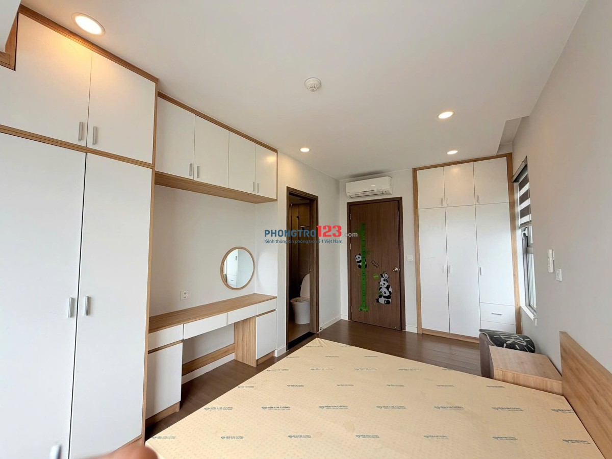 Cho thuê C/c cao cấp Resgreen Tower Đường Thoại Ngọc Hầu 2PN full nội thất giá 15tr/th