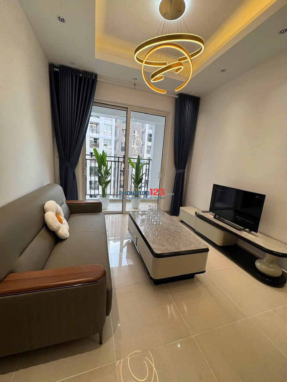 Chung cư Screc, Trường Sa, Q3: 2p ngủ, 65m2, full NTCC, 13triệu