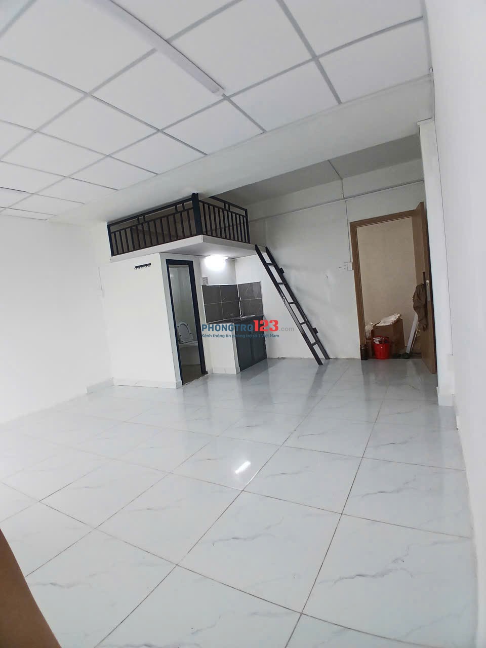 Cho thuê phòng trọ 33 m2 tại góc Phan Đăng Lưu, Nơ Trang Long
