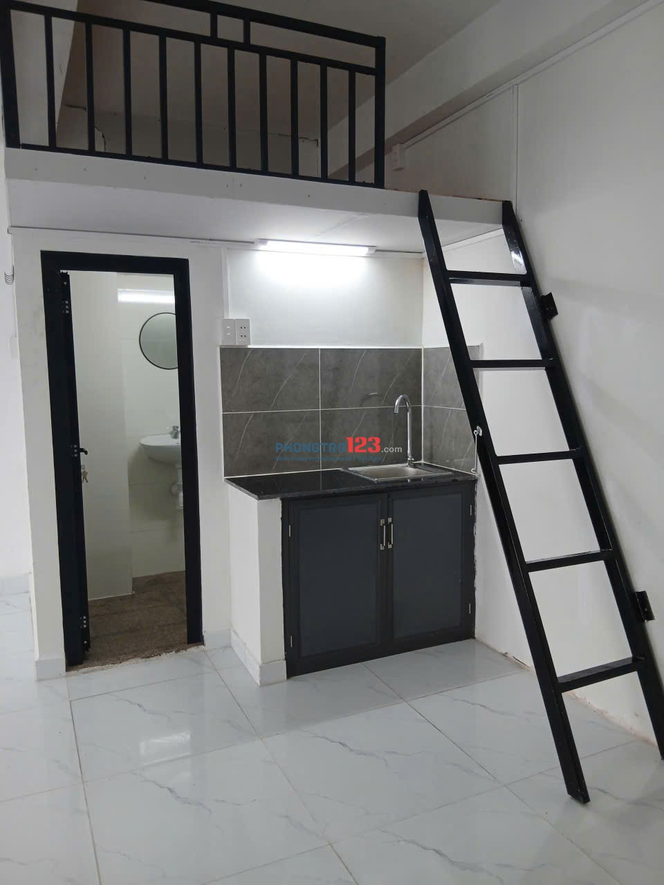 Cho thuê phòng trọ 33 m2 tại góc Phan Đăng Lưu, Nơ Trang Long