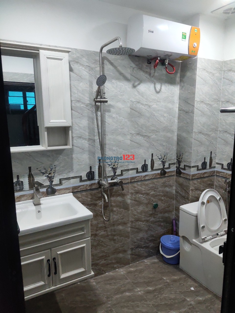 Cho thuê nhà nguyên căn diện tích 33m2 x 6 tầng, có gara ô tô , giá 10tr/tháng