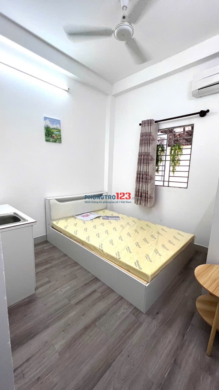 4tr2 ngay trung tâm Q3, có cửa sổ