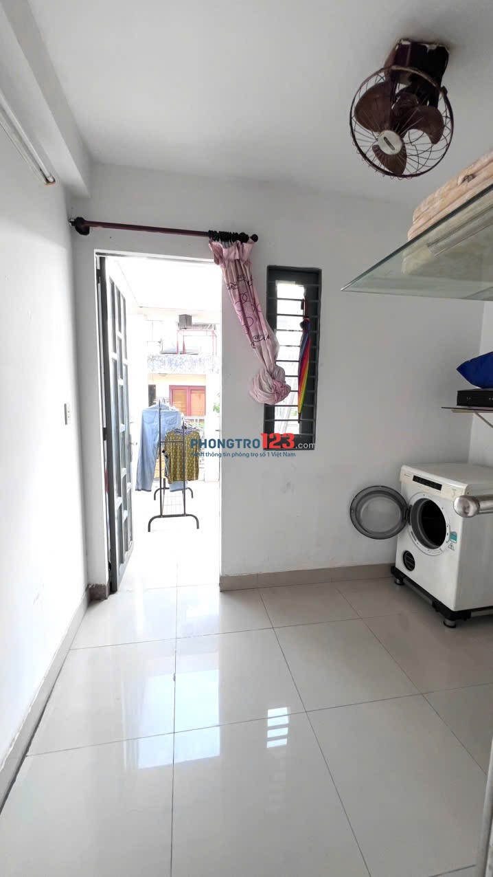 4tr2 ngay trung tâm Q3, có cửa sổ