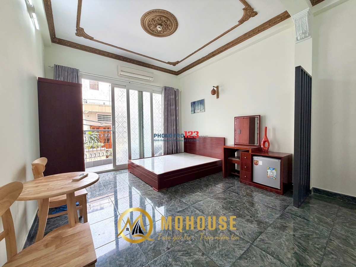 Căn hộ studio balcony 35m2 đầy đủ nội thất gần Metro Bến Thành, chợ Bến Thành, đh Hoa Sen, Văn Lang
