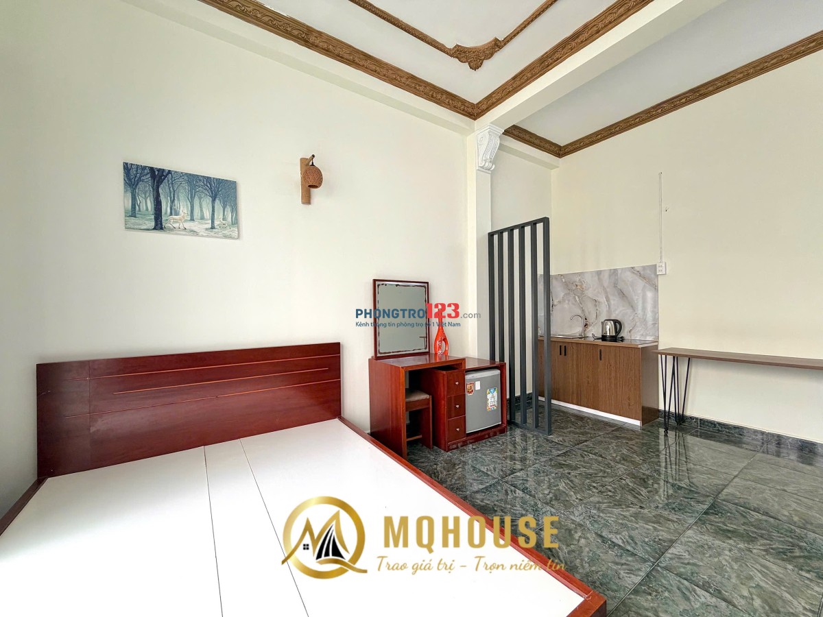 Căn hộ studio balcony 35m2 đầy đủ nội thất gần Metro Bến Thành, chợ Bến Thành, đh Hoa Sen, Văn Lang
