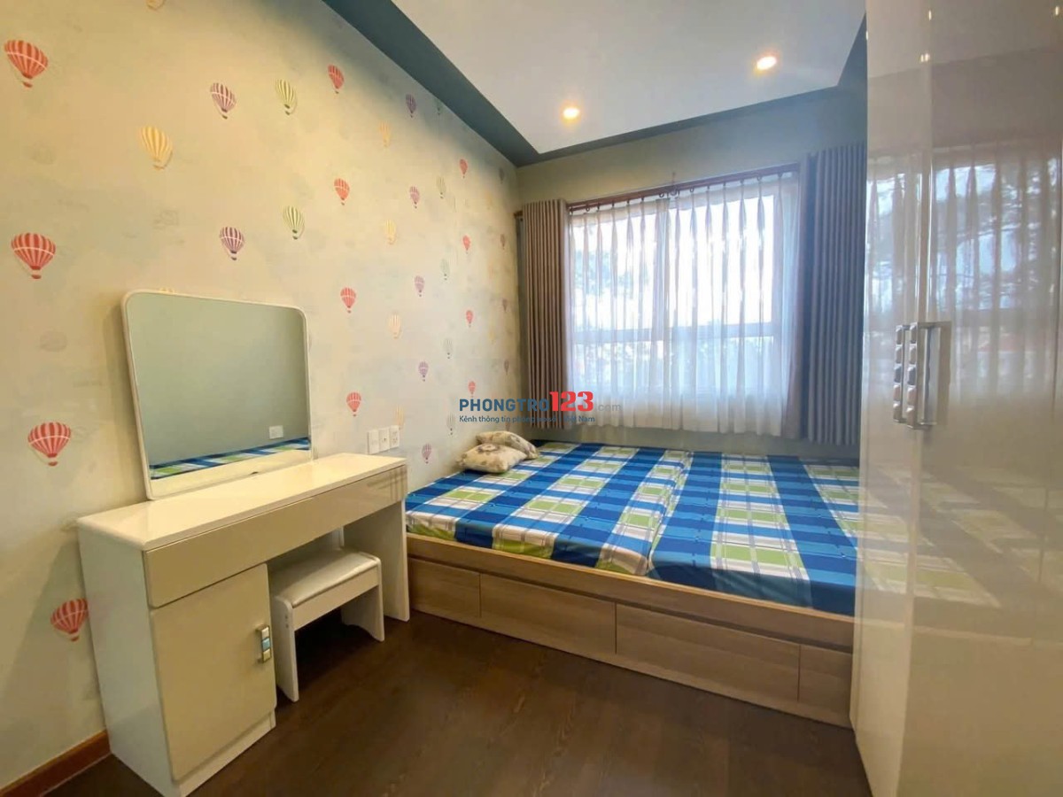 Cho thuê C/c cao cấp Resgreen Tân Phú 3PN, giá 15,5 tr/th,nhà trống sẵn.