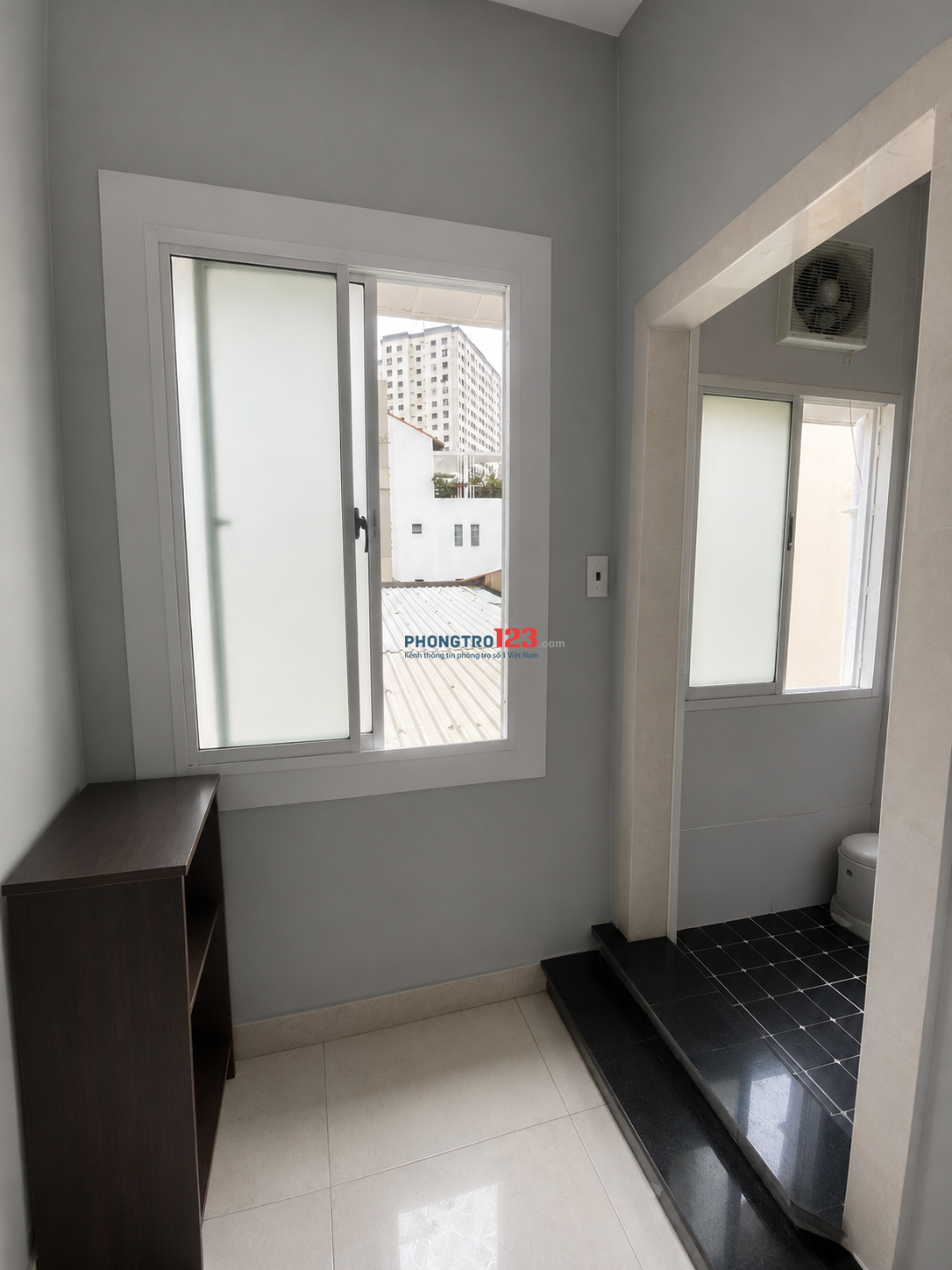 Phòng trọ 14m2 free 1 xe, wc riêng, giờ tự do, có máy lạnh và tủ đồ, XVNT 2 chiều, bình thạnh