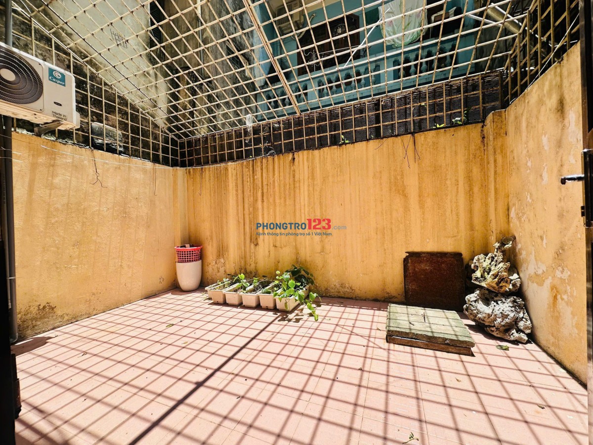 Cho thuê CCMN KĐT Định Công, 35m2, có sân riêng, 4.5tr