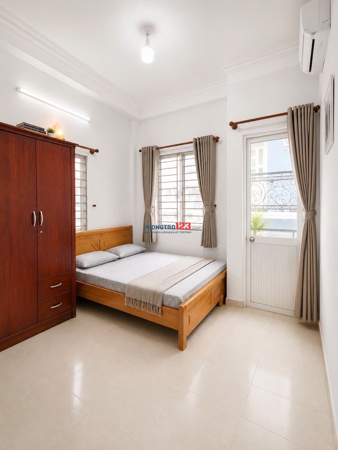 Cho thuê Phòng Ban công, Full Nội Thât, Nguyễn Trãi Q1, Gần ĐH Hoa Sen, ĐH Văn Lang CS 1
