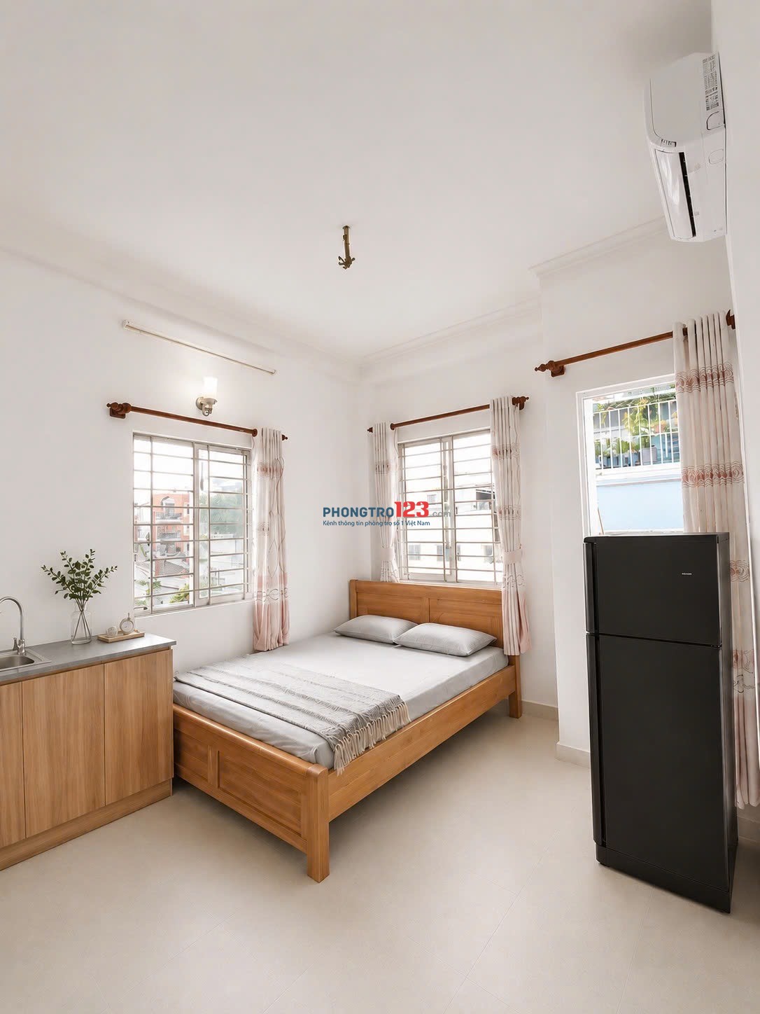 Cho thuê Phòng Ban công, Full Nội Thât, Nguyễn Trãi Q1, Gần ĐH Hoa Sen, ĐH Văn Lang CS 1