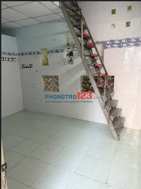 Phòng trọ giá rẻ có gác lửng có cửa thoáng mát ngay cạnh cc Prosper