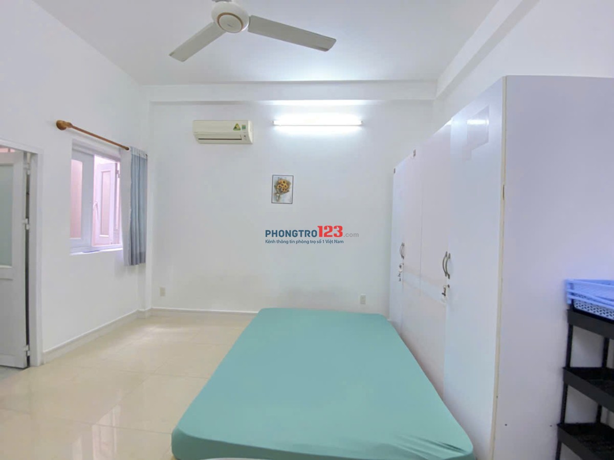 Cho thuê phòng trọ sinh viên đường Nguyễn Hữu Thọ, gần trường Tôn Đức Thắng. Phòng full nội thất.