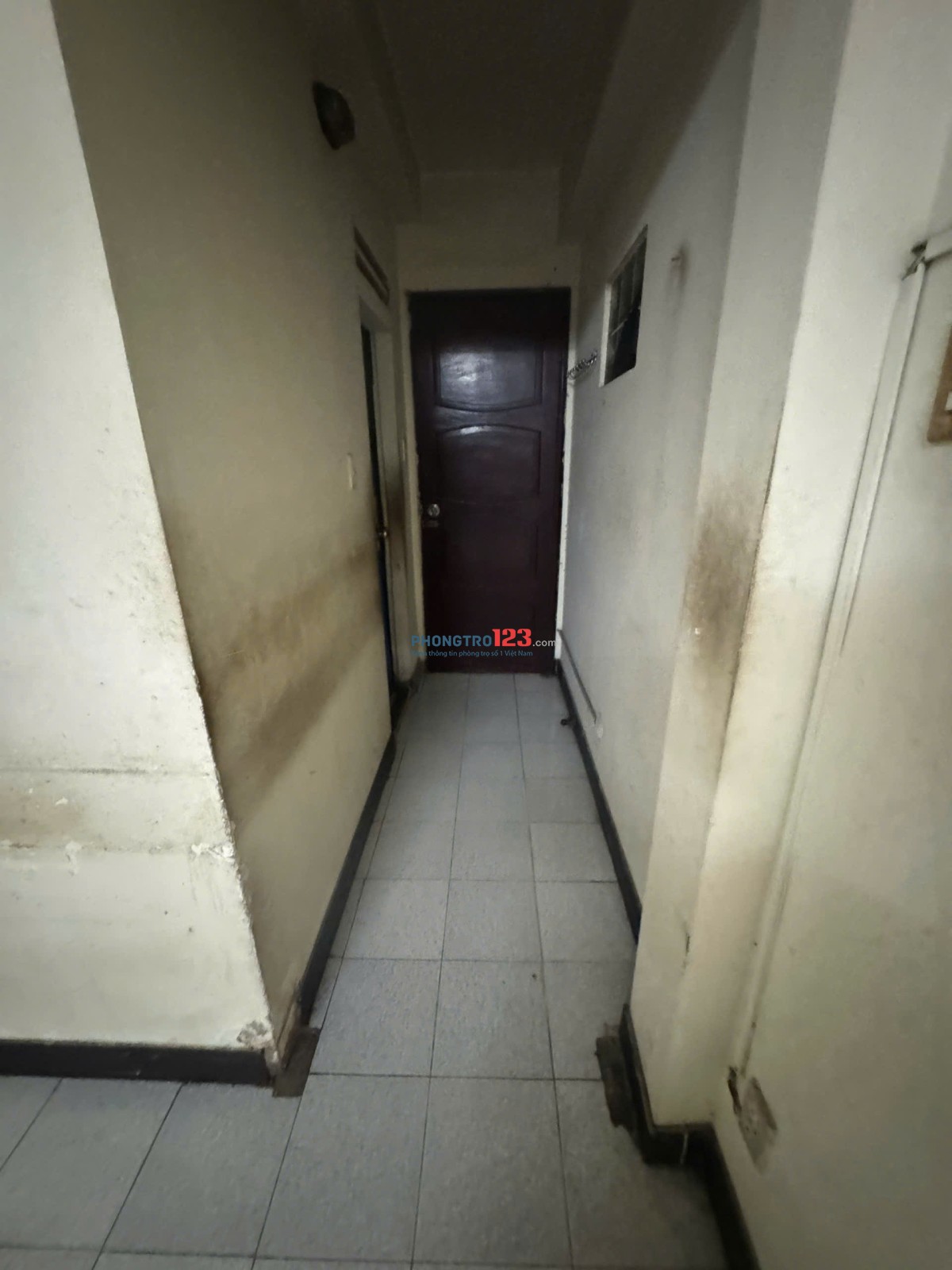 Phòng trọ ban công mặt tiền đường Ng Thái Sơn