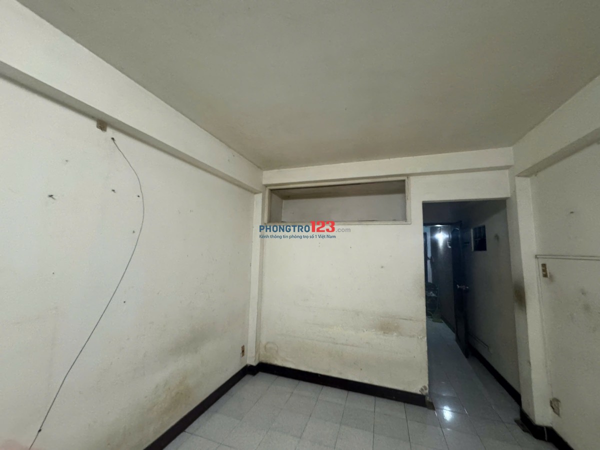 Phòng trọ ban công mặt tiền đường Ng Thái Sơn