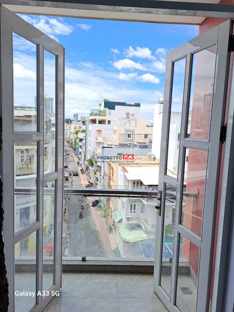 PHÒNG BAN CÔNG VIEW MẶT TIỀN ĐƯỜNG ĐIỆN BIÊN PHỦ VÀ ÂU CƠ, CÒN ĐÚNG 1 PHÒNG VIEW ĐẸP