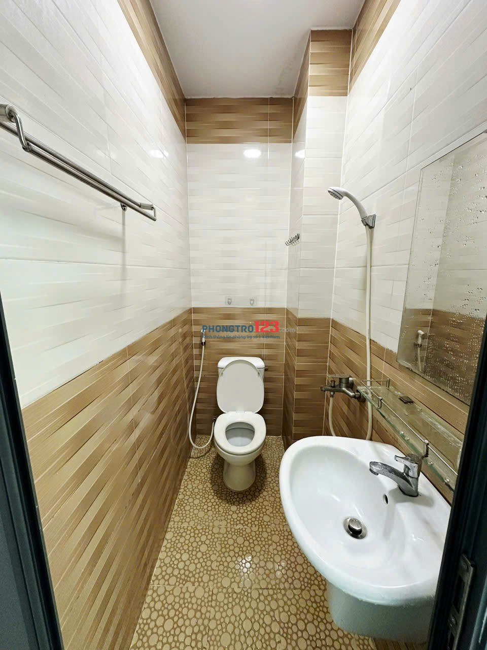 Cho Thuê Phòng Q10, rộng rãi thoải mái. Cửa sổ ban công, mới xây, 2tr8 3tr 3tr5