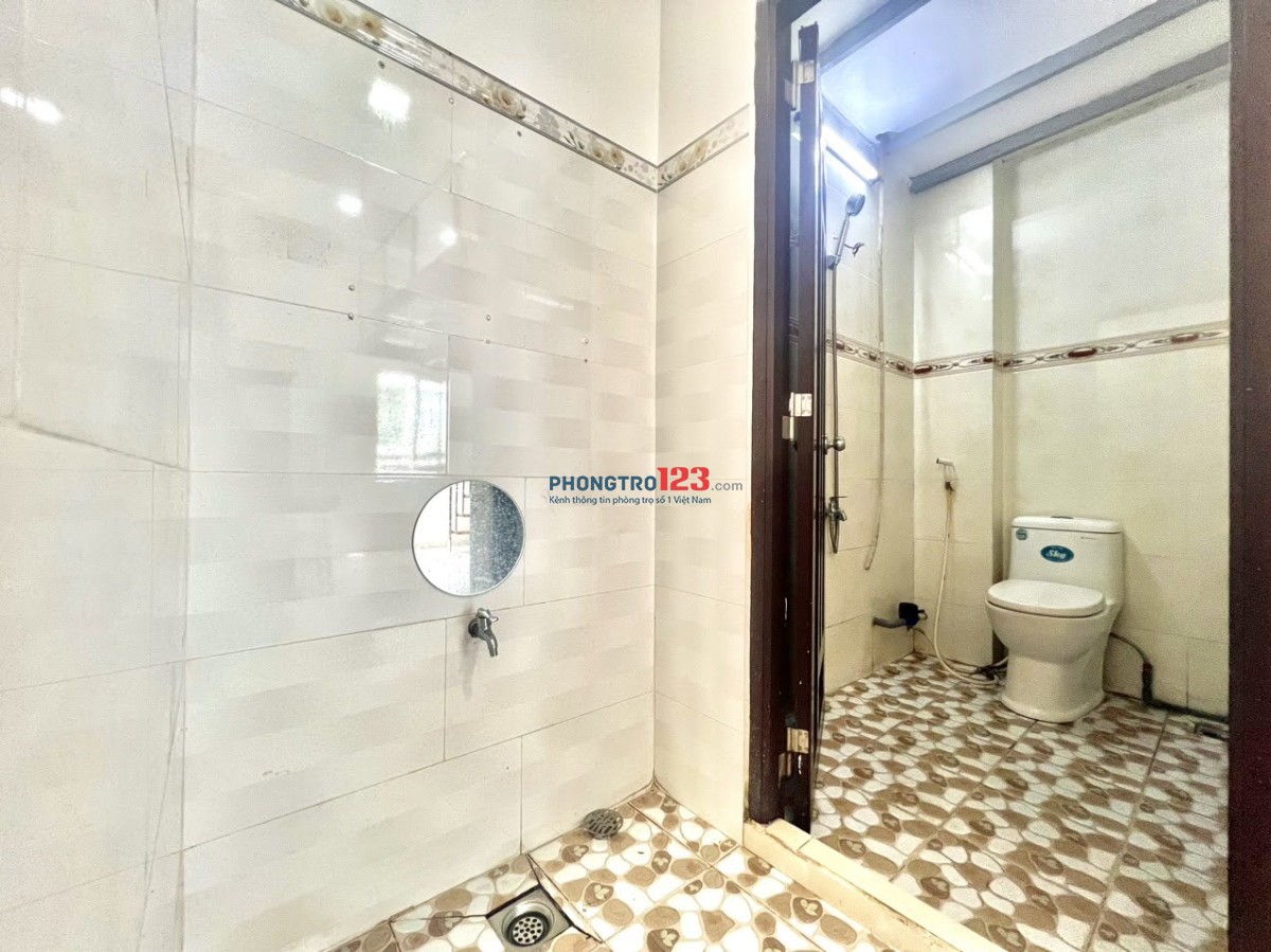 GÁC LỬNG CỬA SỔ TRỜI THOÁNG FULL TIỆN NGHI TẠI KHUÔNG VIỆT GẦN ĐH VĂN HIẾN, CÔNG VIÊN VH ĐẦM SEN