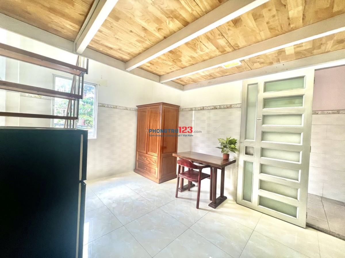 GÁC LỬNG CỬA SỔ TRỜI THOÁNG FULL TIỆN NGHI TẠI KHUÔNG VIỆT GẦN ĐH VĂN HIẾN, CÔNG VIÊN VH ĐẦM SEN