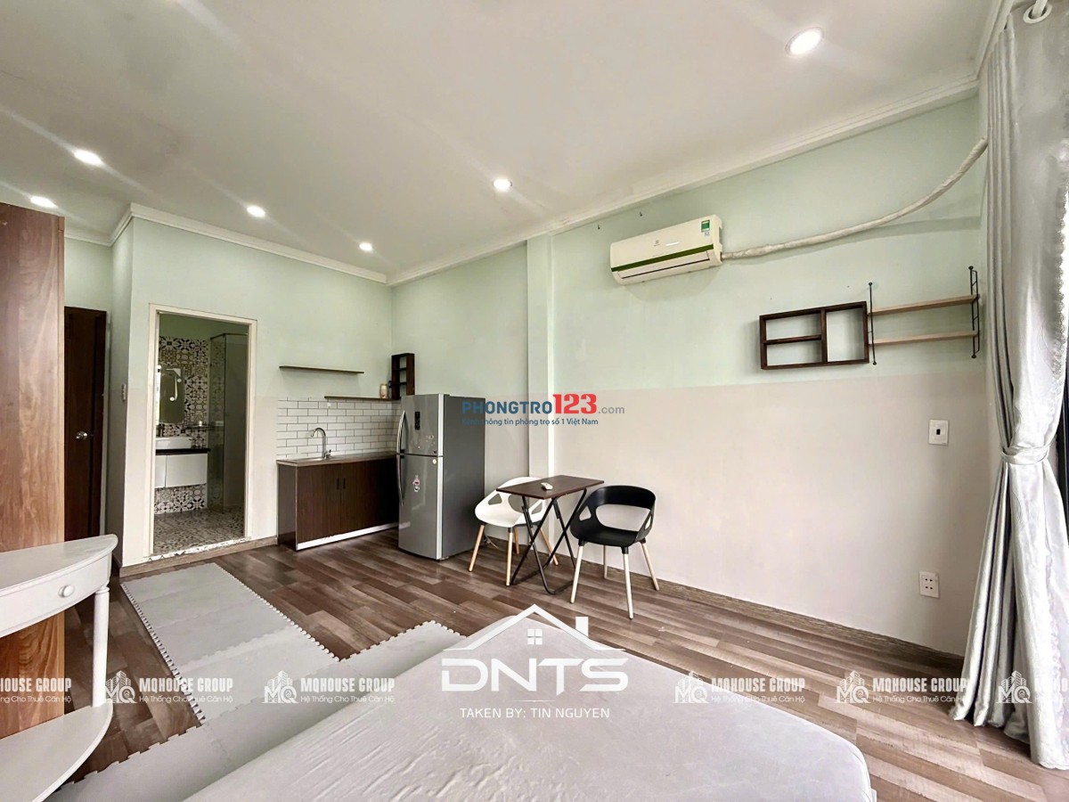 Căn hộ đầy đủ nội thất ban công view bờ kè. Gần cầu Kiệu, chợ Tân Định, Đh ISB, Horizon Tower
