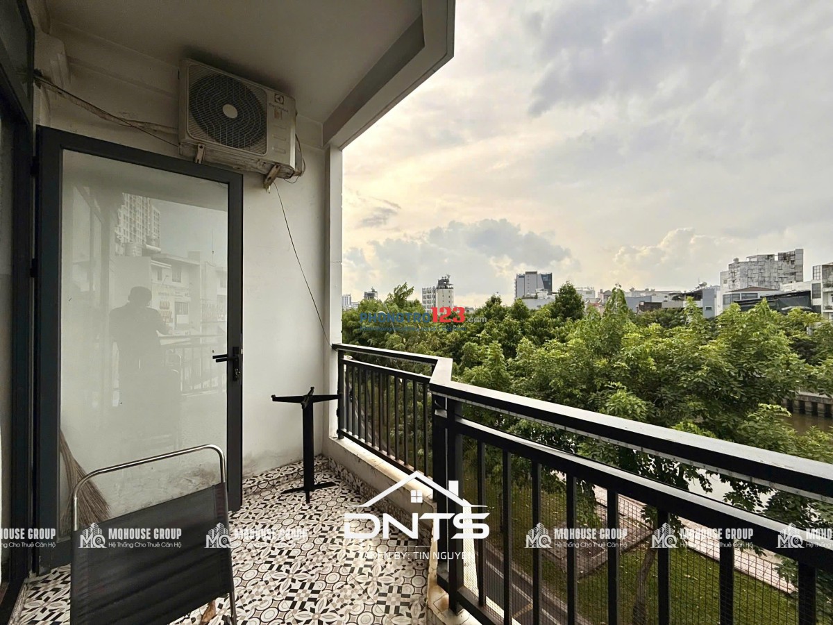 Căn hộ đầy đủ nội thất ban công view bờ kè. Gần cầu Kiệu, chợ Tân Định, Đh ISB, Horizon Tower