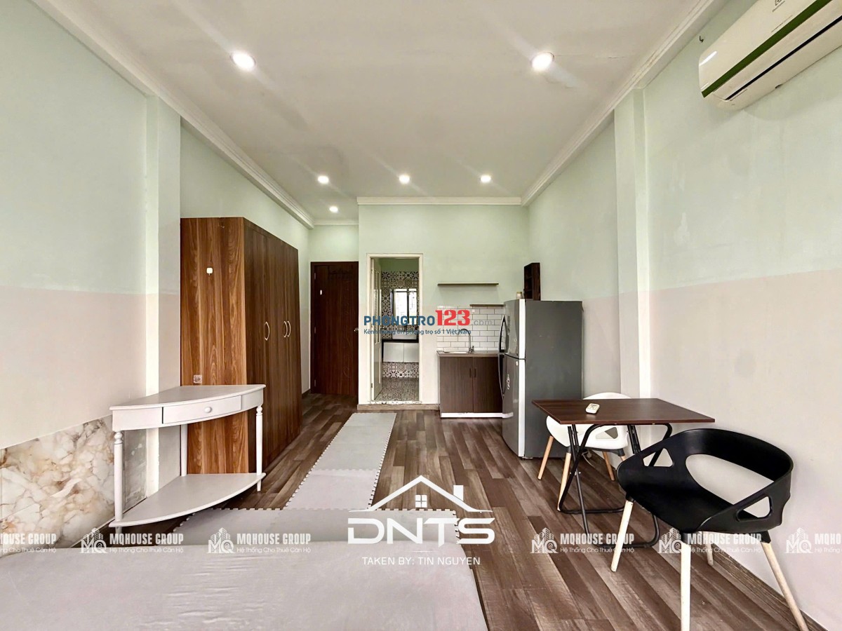 Căn hộ đầy đủ nội thất ban công view bờ kè. Gần cầu Kiệu, chợ Tân Định, Đh ISB, Horizon Tower