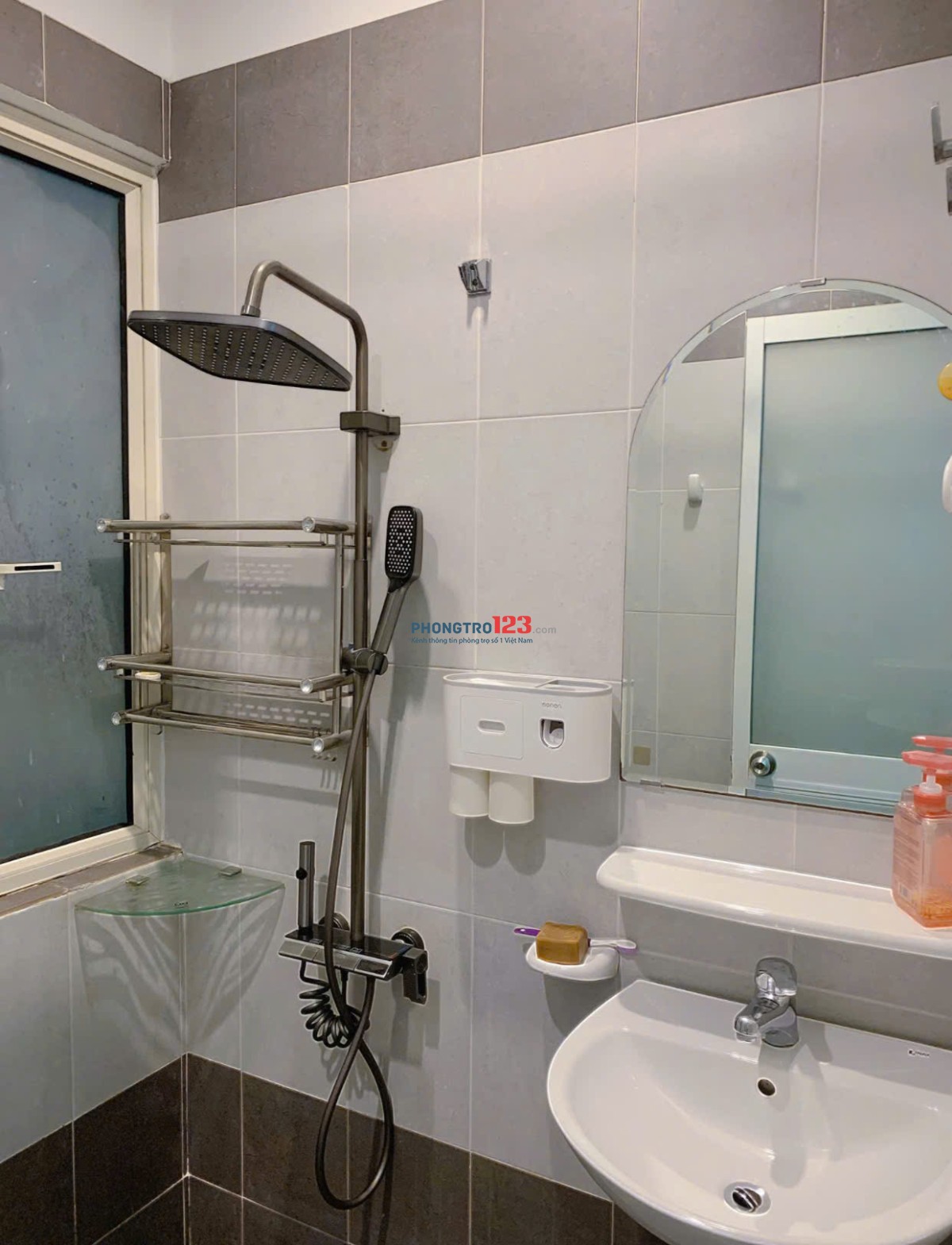 Cho thuê nhà nguyên căn, gồm nội thất tại Quận Tân Bình