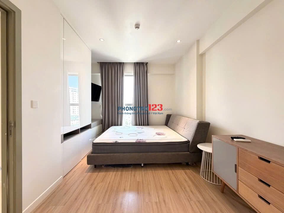 Cho thuê c/c cao cấp Resgreen Tower 3PN giá 15 tr/th nhà nội thất cơ bản, trống sẵn.