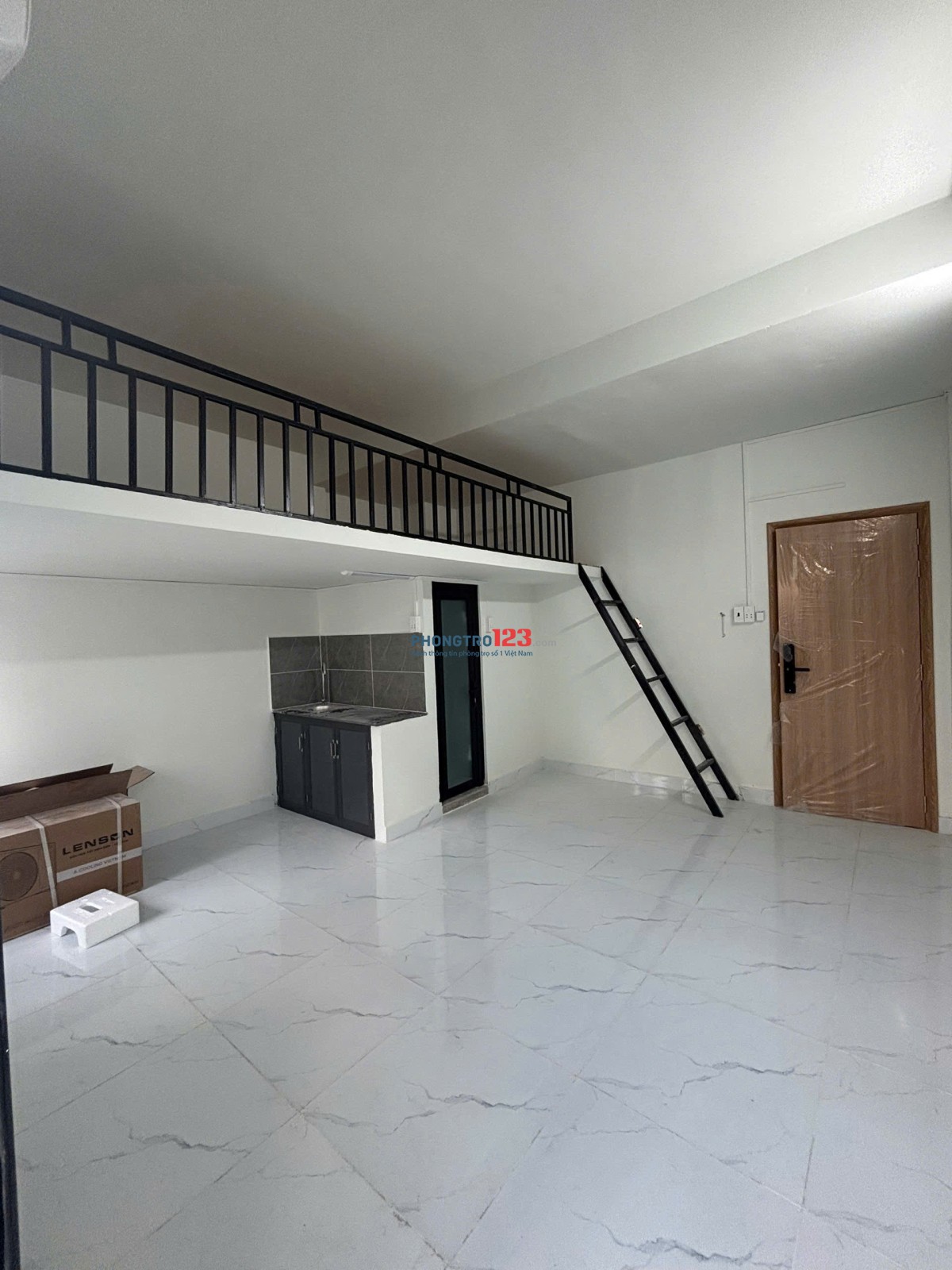 Cho thuê phòng trọ 33 m2 tại góc Phan Đăng Lưu, Nơ Trang Long