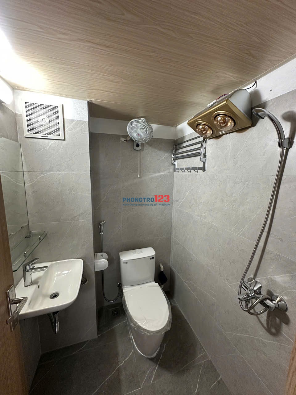 Cho thuê căn hộ khép kín, độc lập . Nội thất trang bị đầy đủ mới đẹp