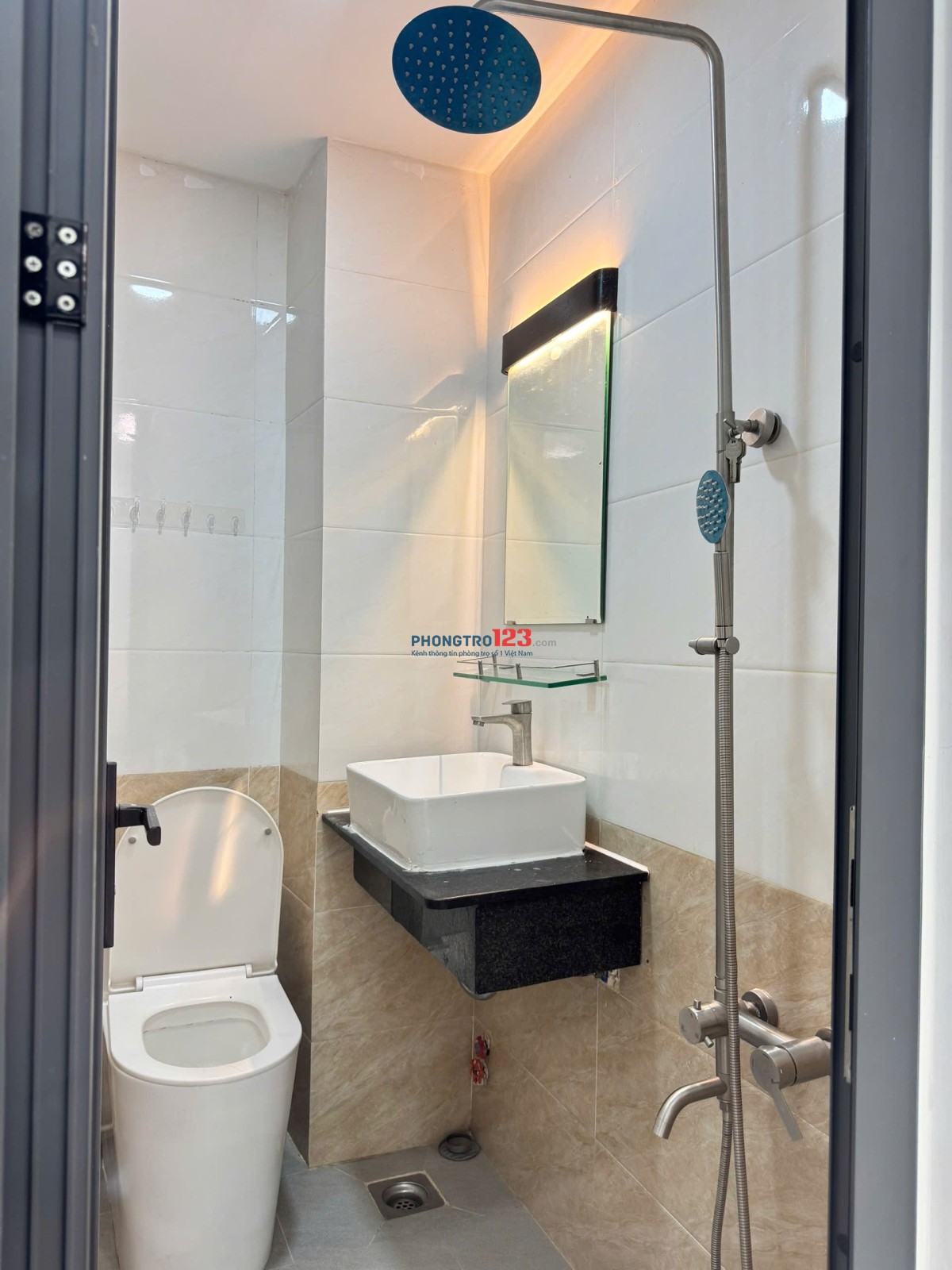 CHO THUÊ PHÒNG NHIỀU CỬA SỔ LỚN XA BẾP Ở LÊ QUANG ĐỊNH BÌNH THẠNH GẦN UEF HUTECH HIU