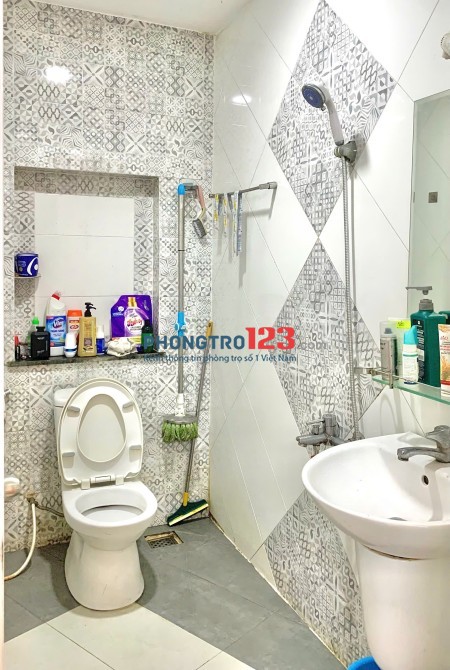Cần 1 Nam ở ghép phòng 55m2, hiện đang có 2 nam ở, giá 2 triệu, đầy đủ tiện nghi, an ninh, yên tĩnh