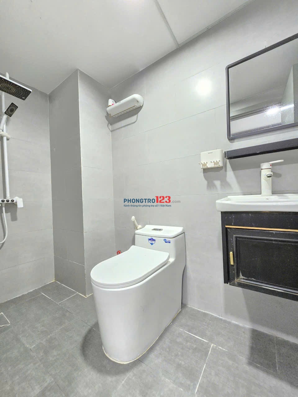 Cho thuê phòng dạng có gác, hơn 5tr, nhà thang máy, gác cao, Nguyễn Thượng Hiền Bình Thạnh
