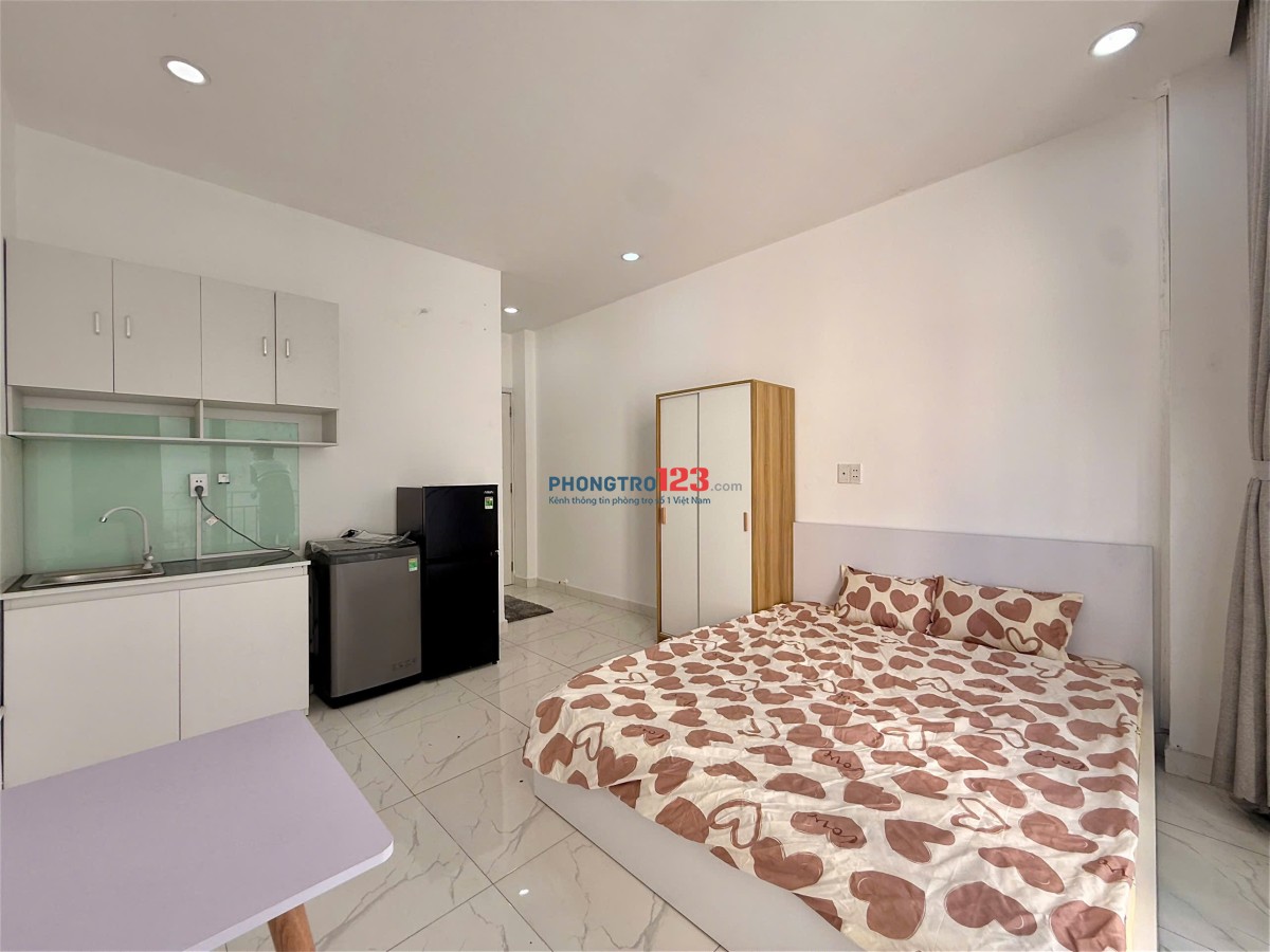 Cho thuê phòng trọ balcony mới 100% ngay ĐH Văn Lang - ĐH Công Nghiệp - chợ Bà Chiểu - cầu Bông
