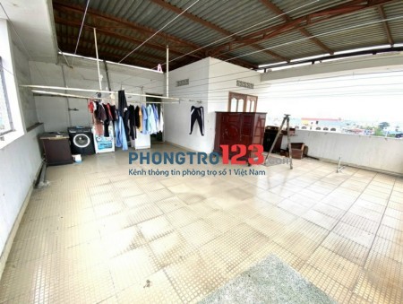 Phòng hướng ban công 2 giường, thoáng ngay Tân Thới Hiệp, gần CV PMQT