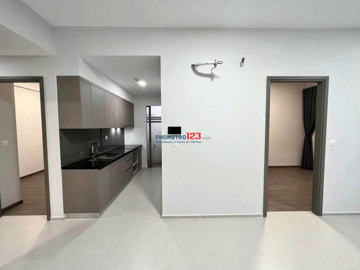 Chung cư Âu Cơ Tower 3Pn 97m2 ko nội thất giá 10 tr/th, trống sẵn.