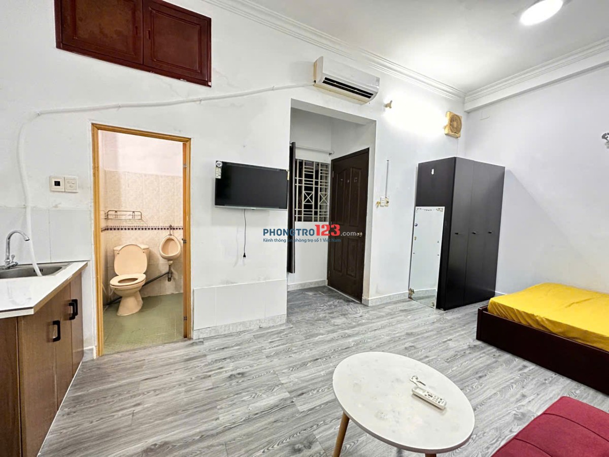 STUDIO FULL NỘI THẤT RỘNG RÃI NGAY TRUNG TÂM QUẬN 3