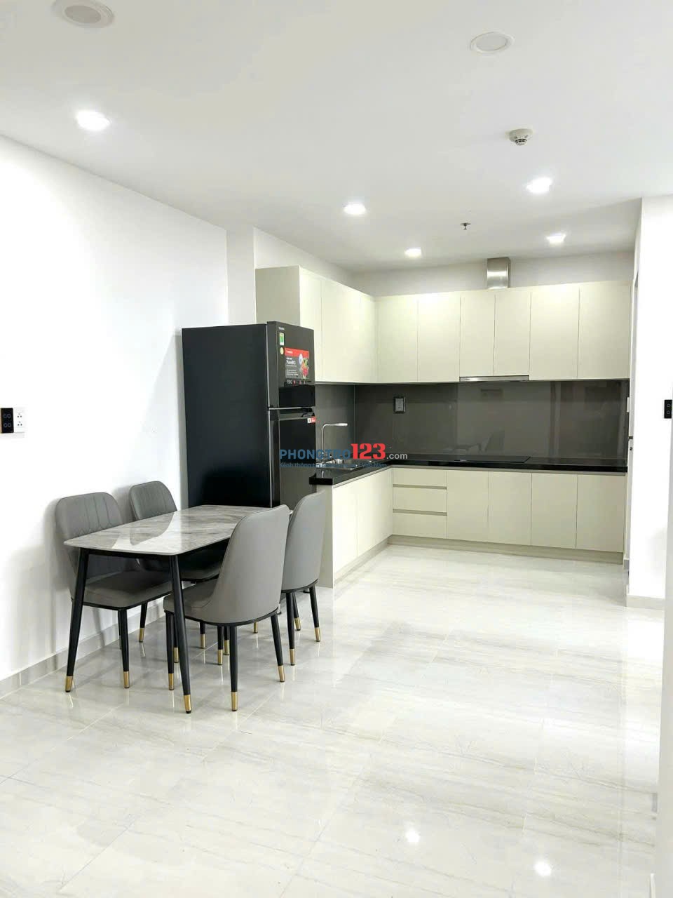 Chung cư Samland, Nguyễn Hồng, GV: 2p ngủ, 75m2, 14triệu, NTCC, gần sân bay