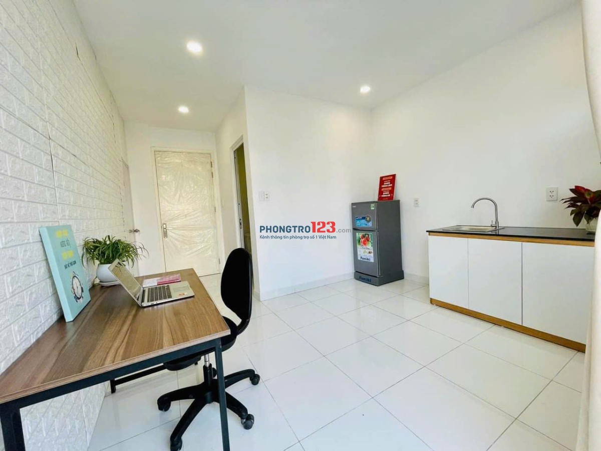 Cho thuê chdv Cát lái siêu rộng 40m2 1pn 1pk Giá 4tr2 full nt