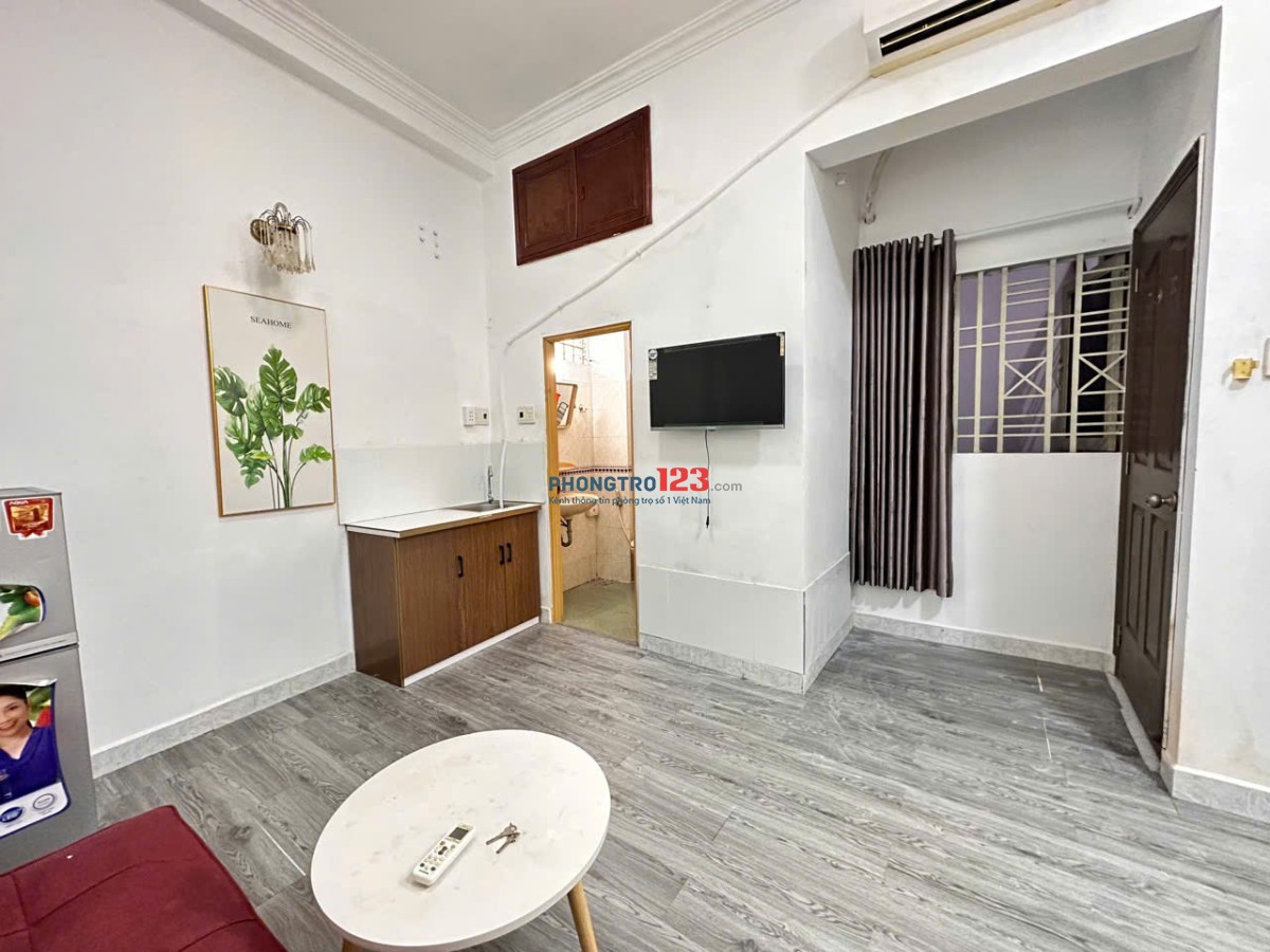 STUDIO FULL NỘI THẤT RỘNG RÃI NGAY TRUNG TÂM QUẬN 3