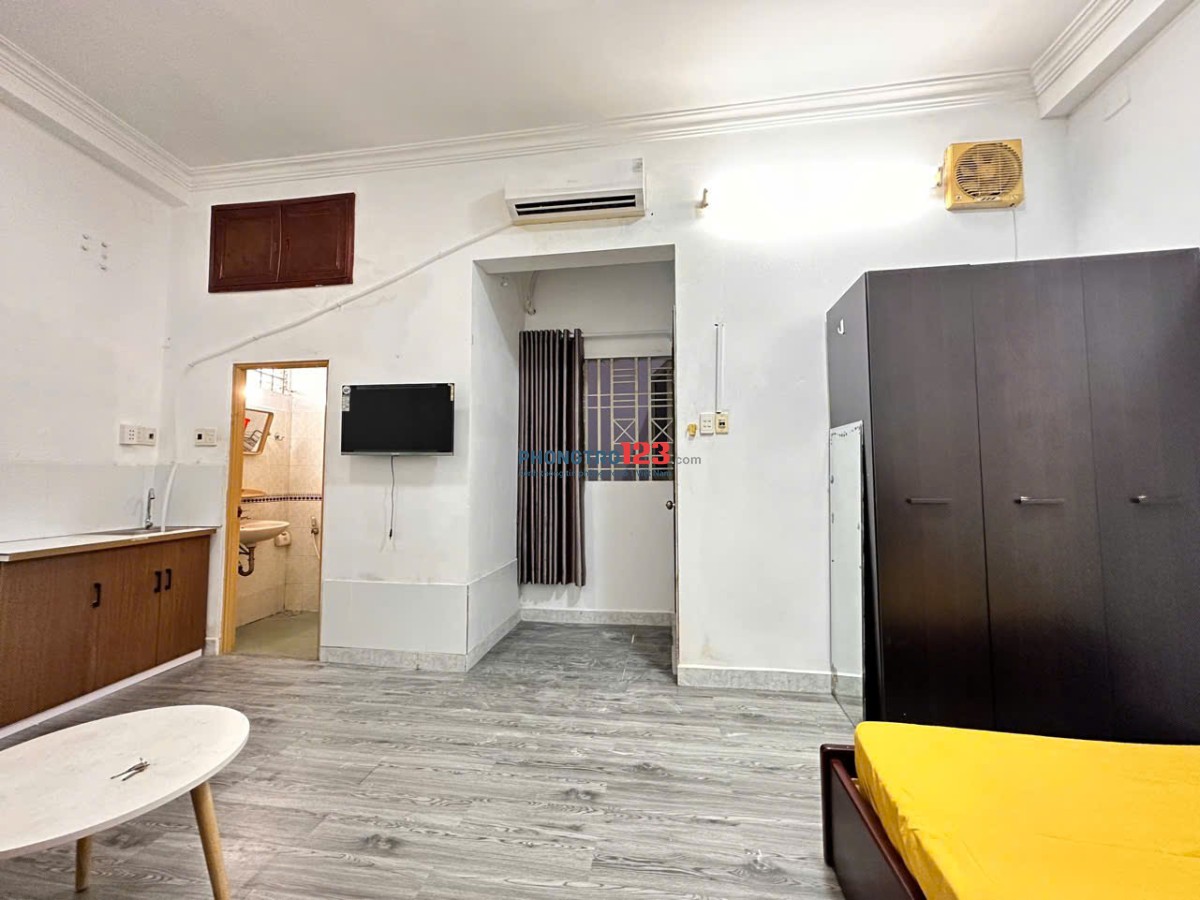 STUDIO FULL NỘI THẤT RỘNG RÃI NGAY TRUNG TÂM QUẬN 3
