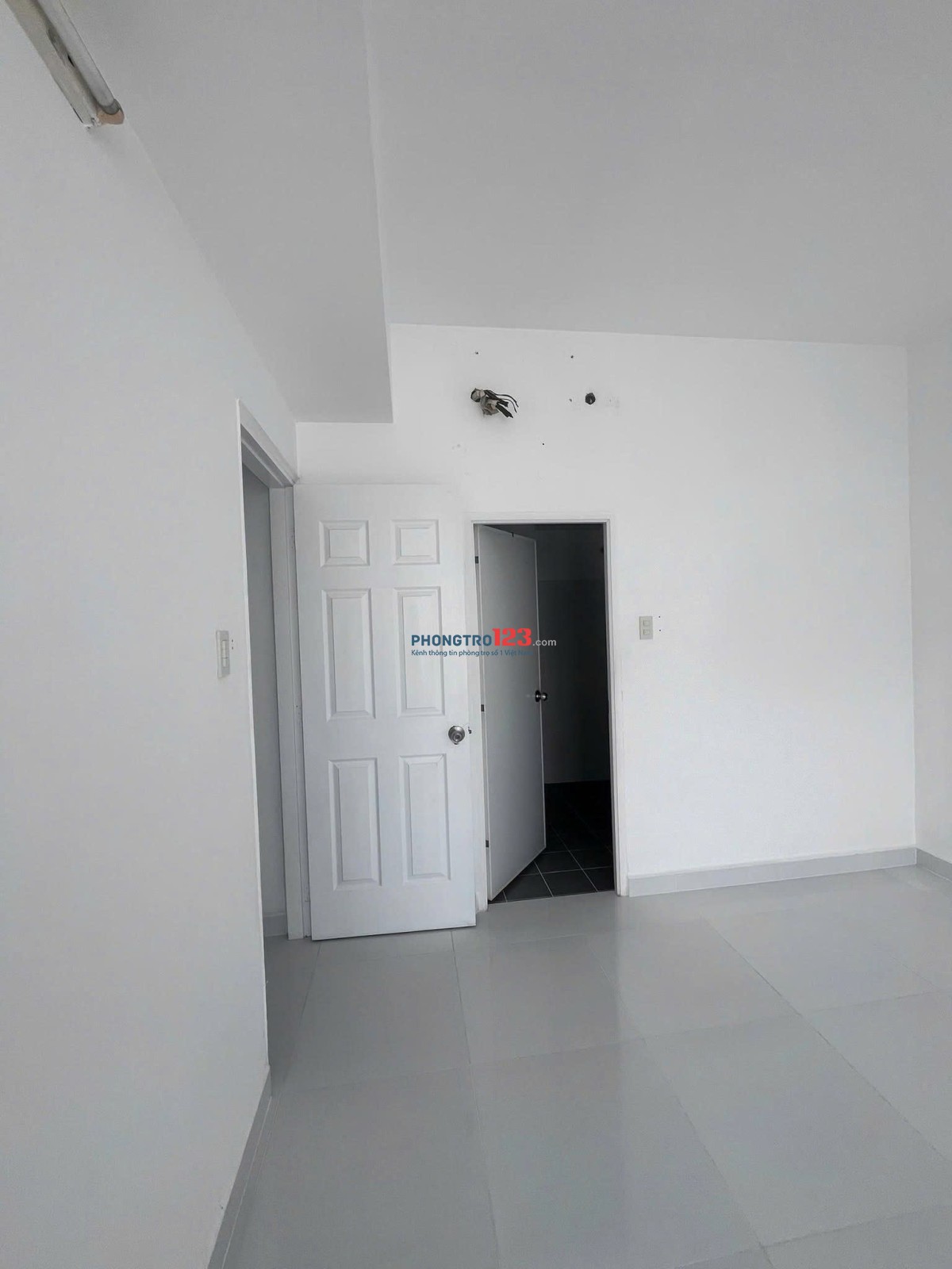 Chung cư Carillon2, 2PN Nội thất cơ bản,cho thuê 9,5tr/th có ban công.