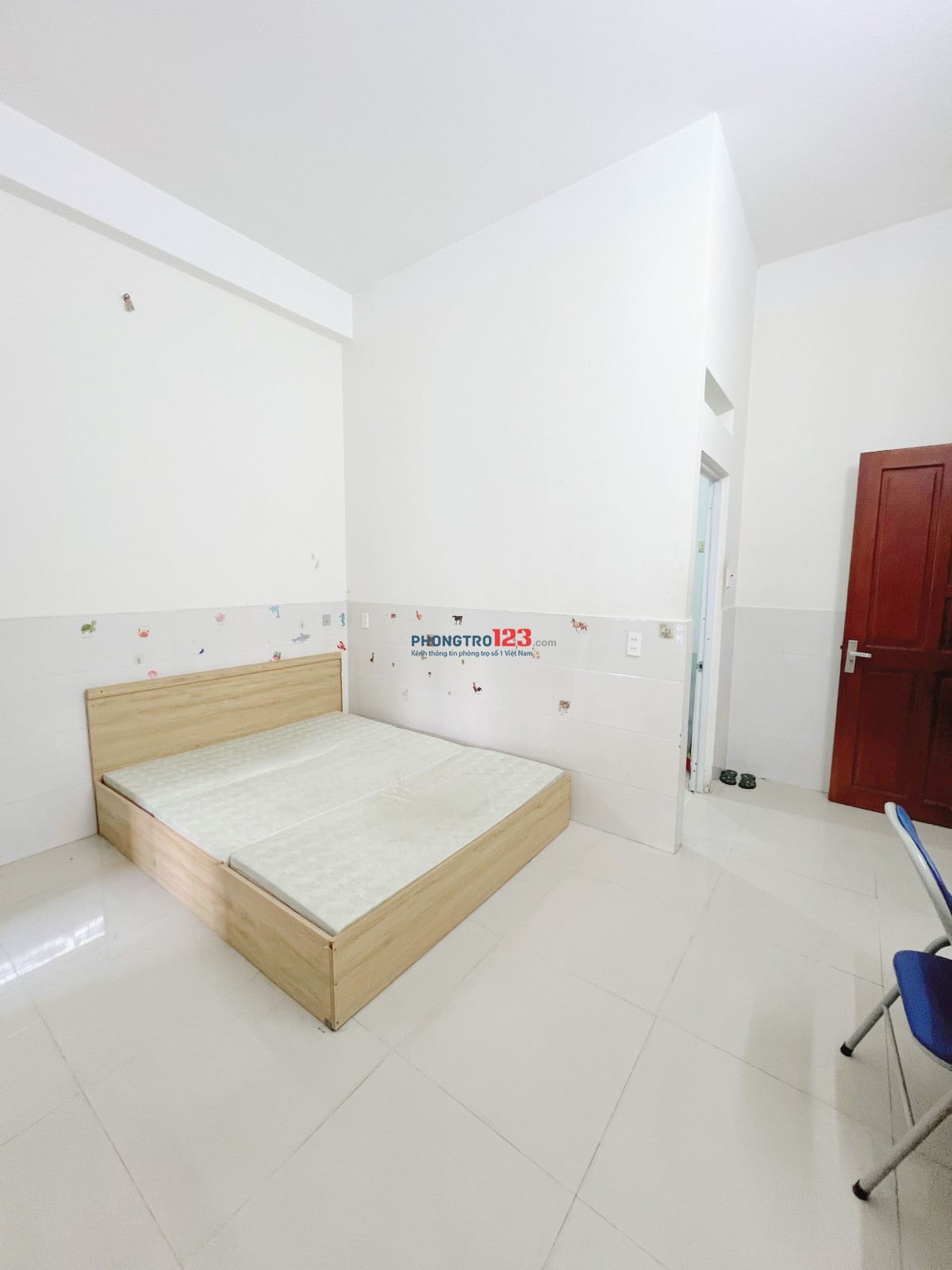 Phòng tách bếp dưới cầu vượt Hoàng Hoa Thám Tân Bình