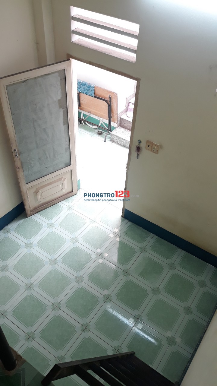 Phòng trọ giá rẻ gần KCX Tân Thuận, có gác, an ninh, sạch đẹp, yên tĩnh