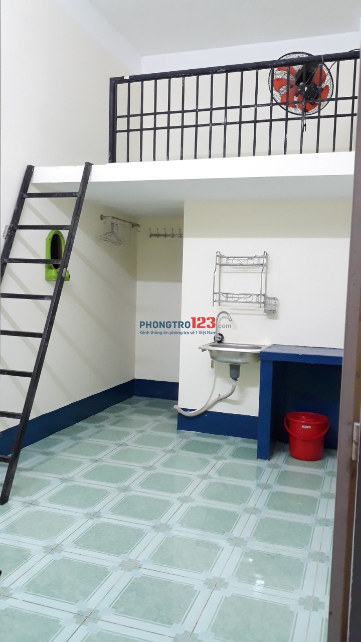 Phòng trọ giá rẻ gần KCX Tân Thuận, có gác, an ninh, sạch đẹp, yên tĩnh