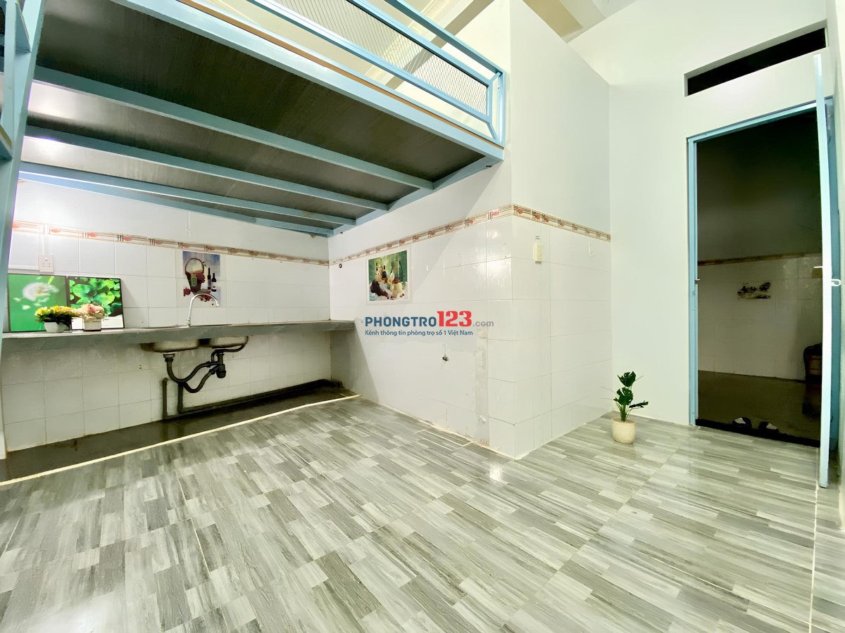 Phòng gác rộng, lầu trệt, Cách ĐH Gia Định 500m- ĐH CÔNG NGHIỆP - ĐH Văn Lang CS3