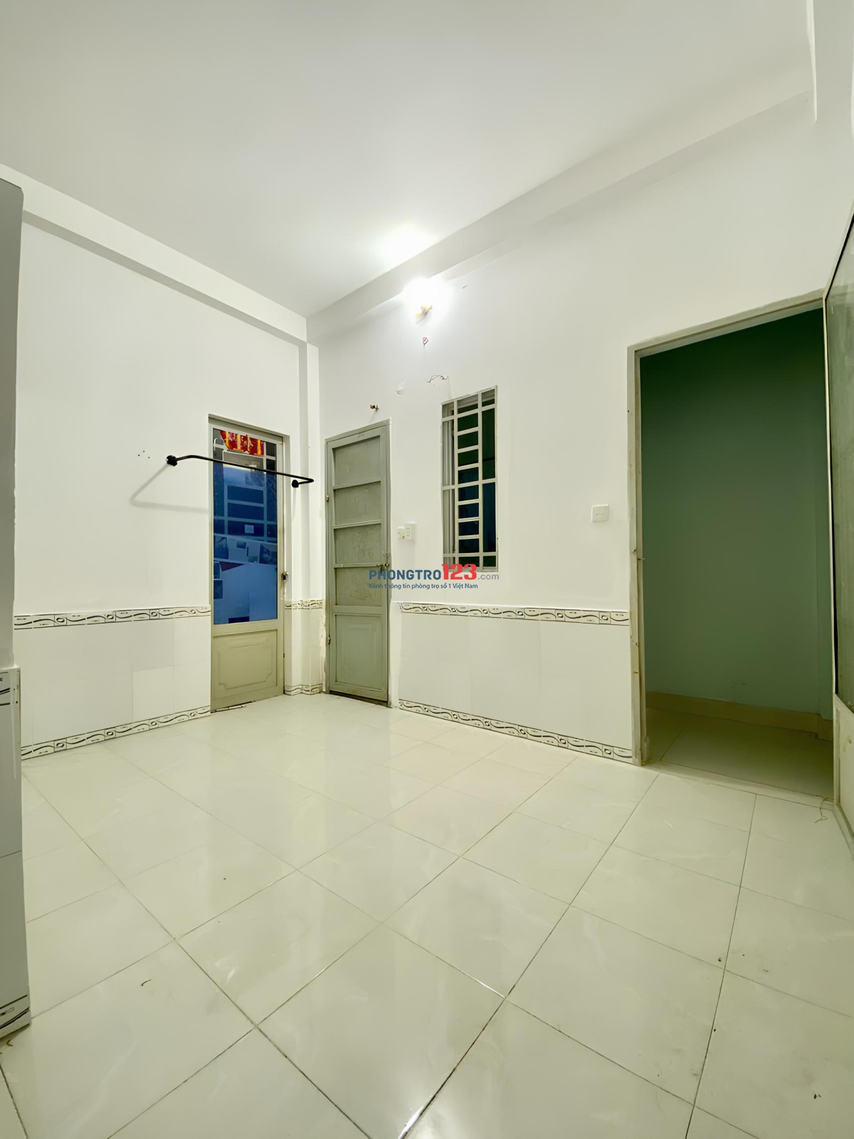 Phòng trống, cửa sổ thoáng, tủ bếp & wc riêng, Gần ĐH Văn Lang cs3 & ĐH Công Nghiệp