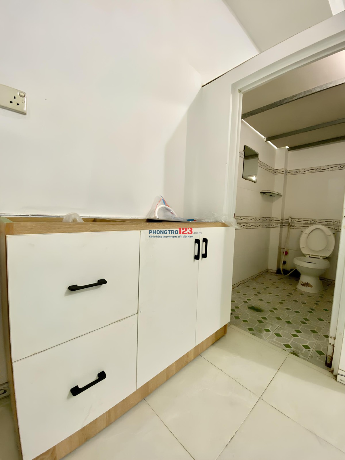 Phòng trống, cửa sổ thoáng, tủ bếp & wc riêng, Gần ĐH Văn Lang cs3 & ĐH Công Nghiệp