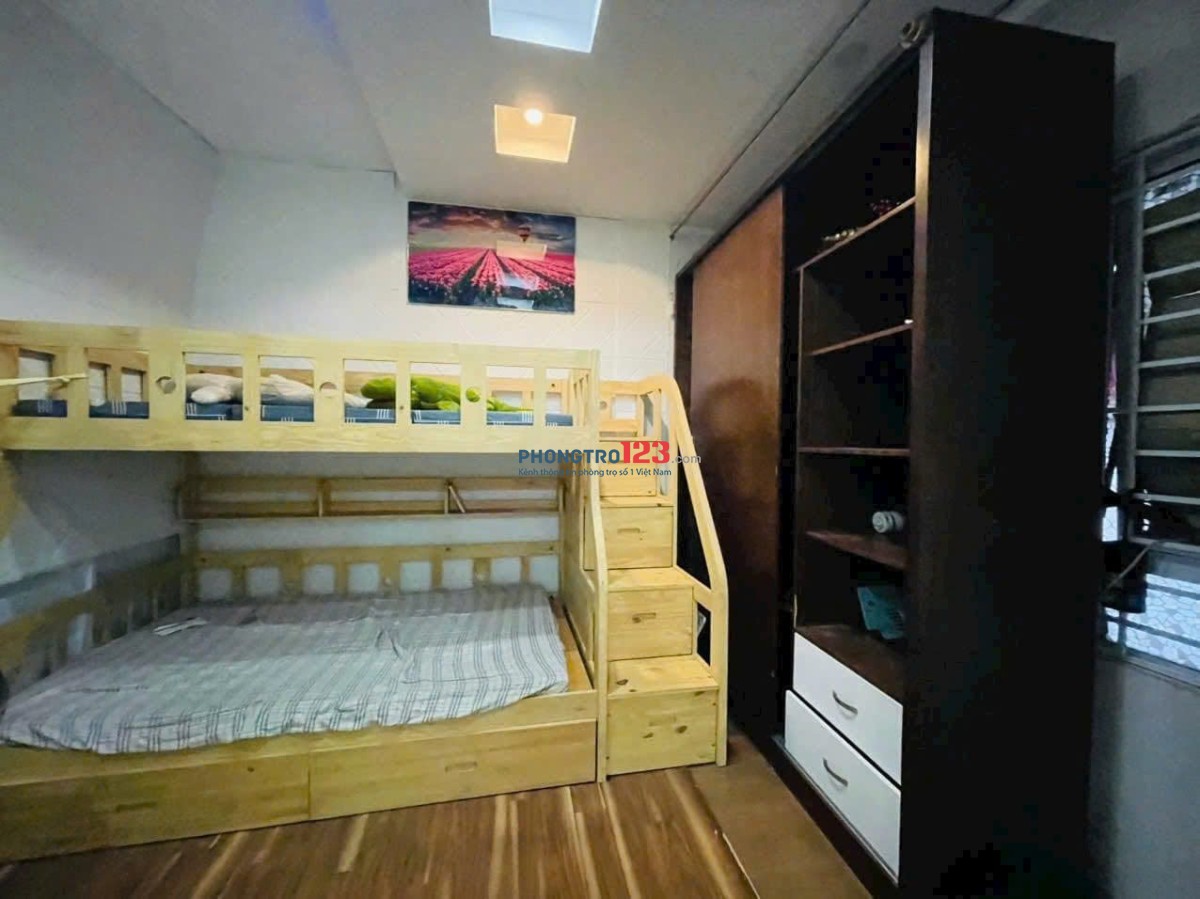 Chính chủ cho thuê chung cư Phú Thọ, Nguyễn Thị Nhỏ-2PN, nội thất tốt giá 12tr5/tháng